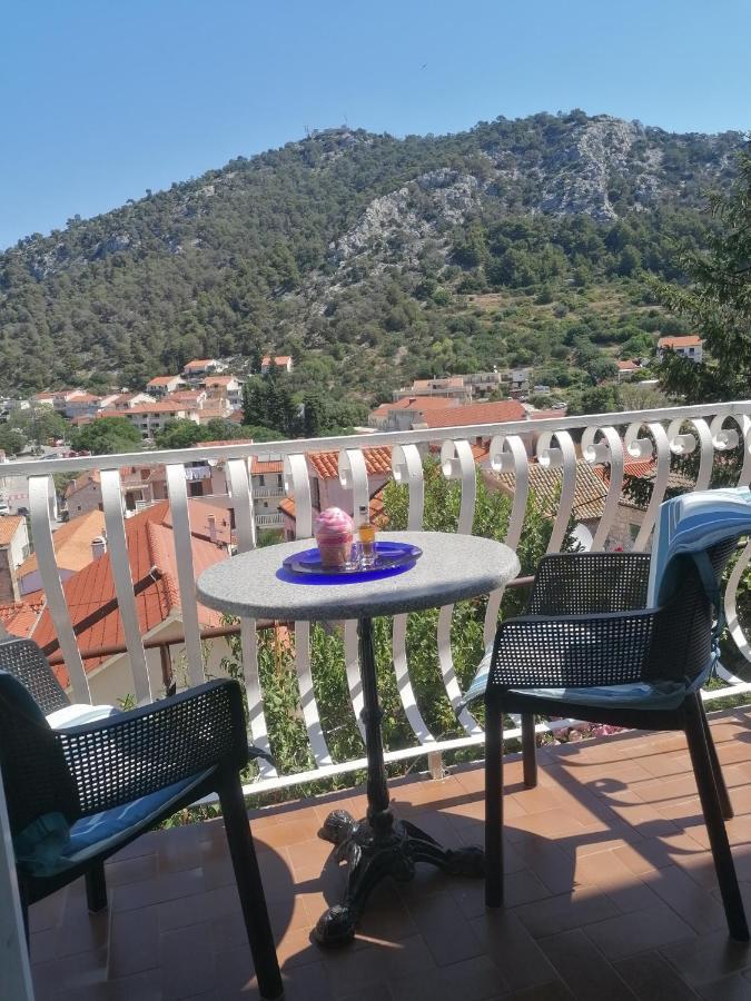 Guesthouse Bracanovic ฮวาร์ ภายนอก รูปภาพ