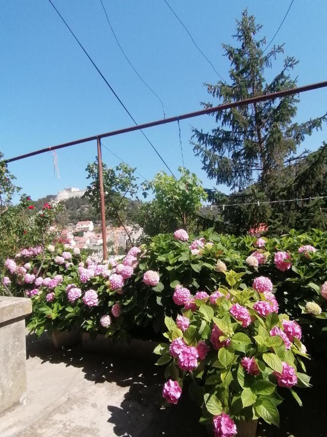 Guesthouse Bracanovic ฮวาร์ ภายนอก รูปภาพ
